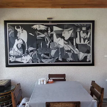 Godik Apartmanhotel *